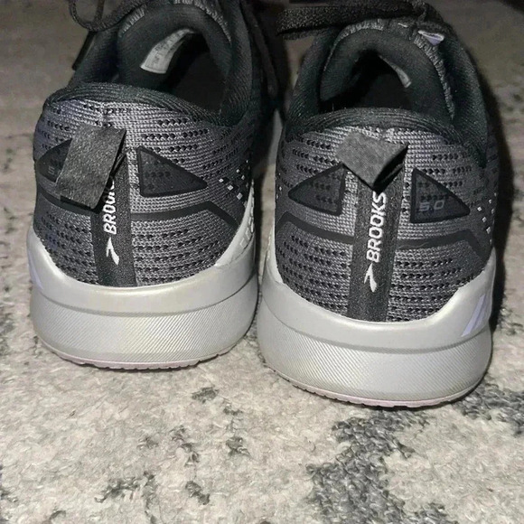 Women’s Brooks Levitate 5 Guiderails size 10 - Picture 4 of 7